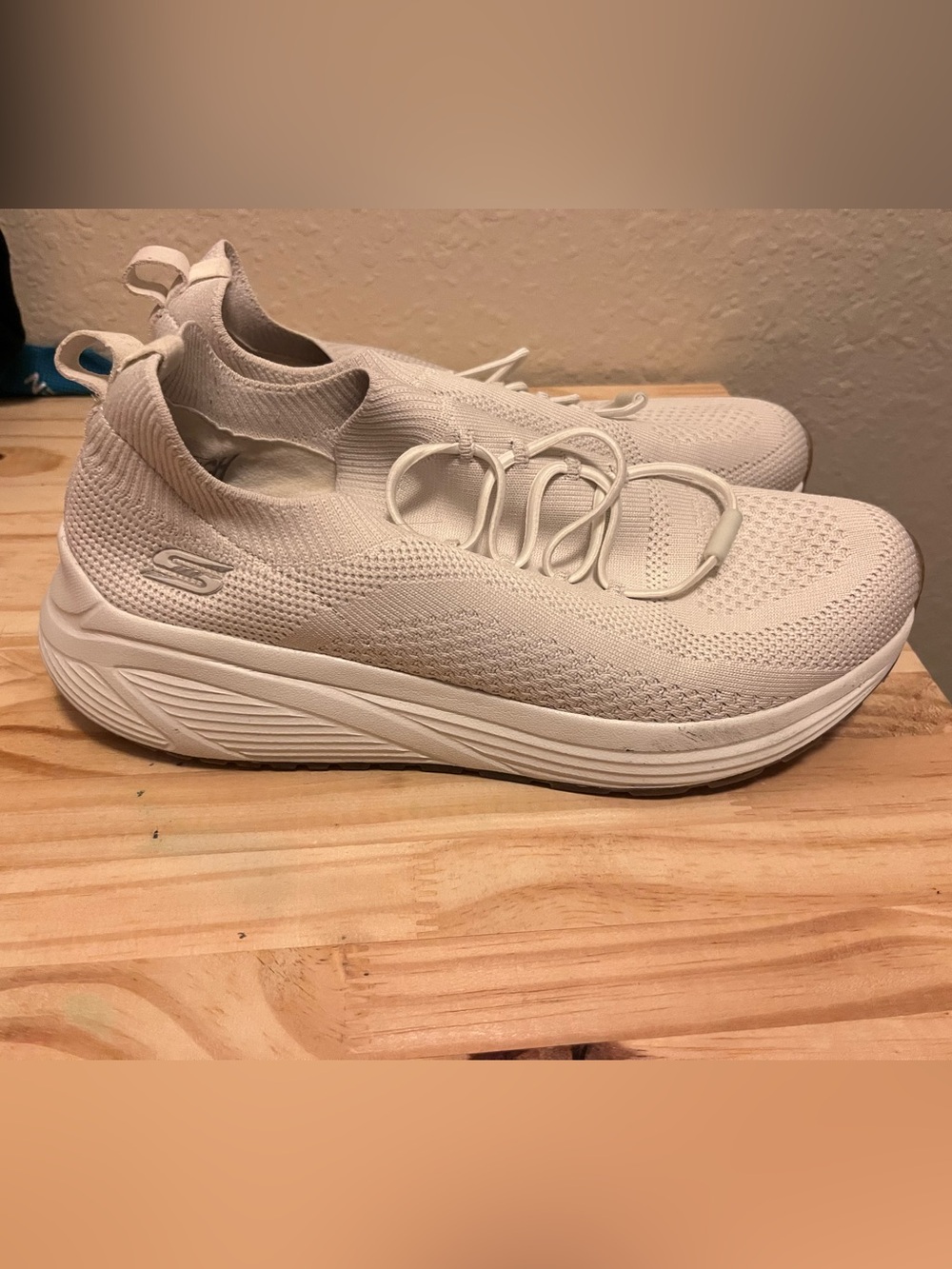 Skechers Women's Sneakers in Cream